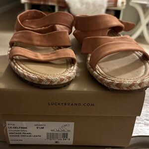 Lucky Brand Vintage Pearl Cookie Leather Sandals 8.5